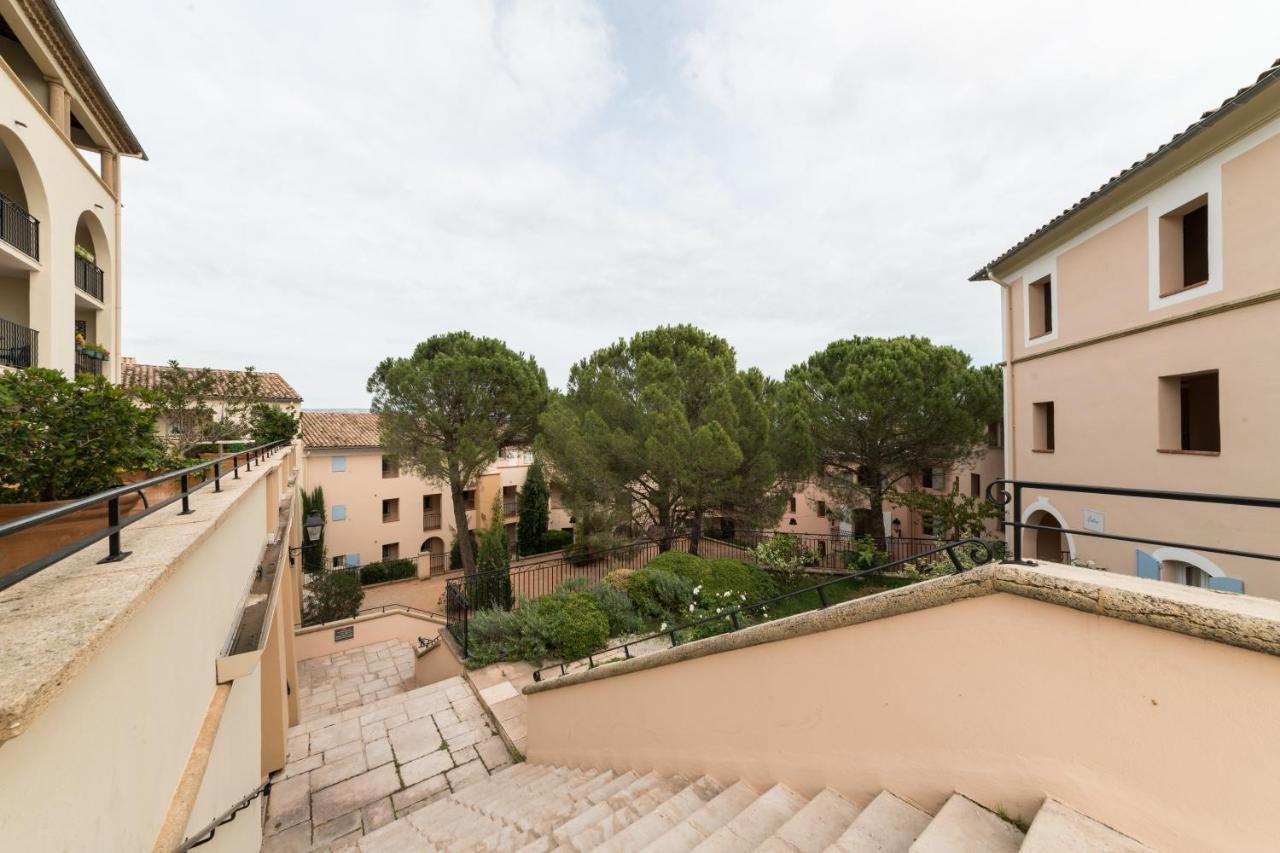 Village Pierre & Vacances Pont Royal En Provence Mallemort Exteriör bild