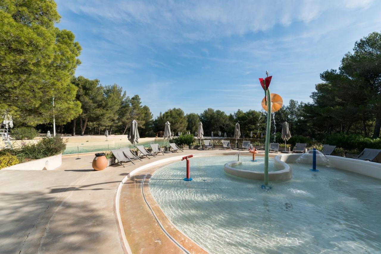 Village Pierre & Vacances Pont Royal En Provence Mallemort Exteriör bild